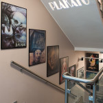 schody prowadzące w dół obrazy na ścianach