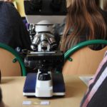 mikroskop w szkole